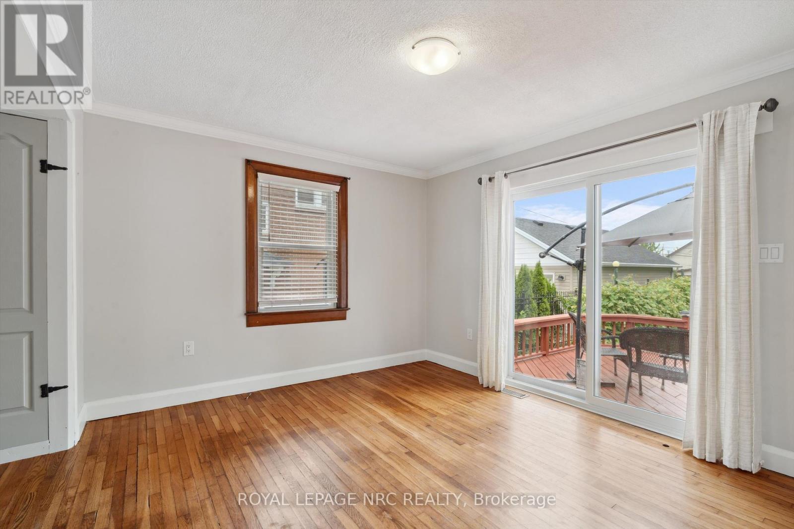 












236 HIGHLAND AVENUE

,
Fort Erie (Central),




Ontario
L2A2X7

