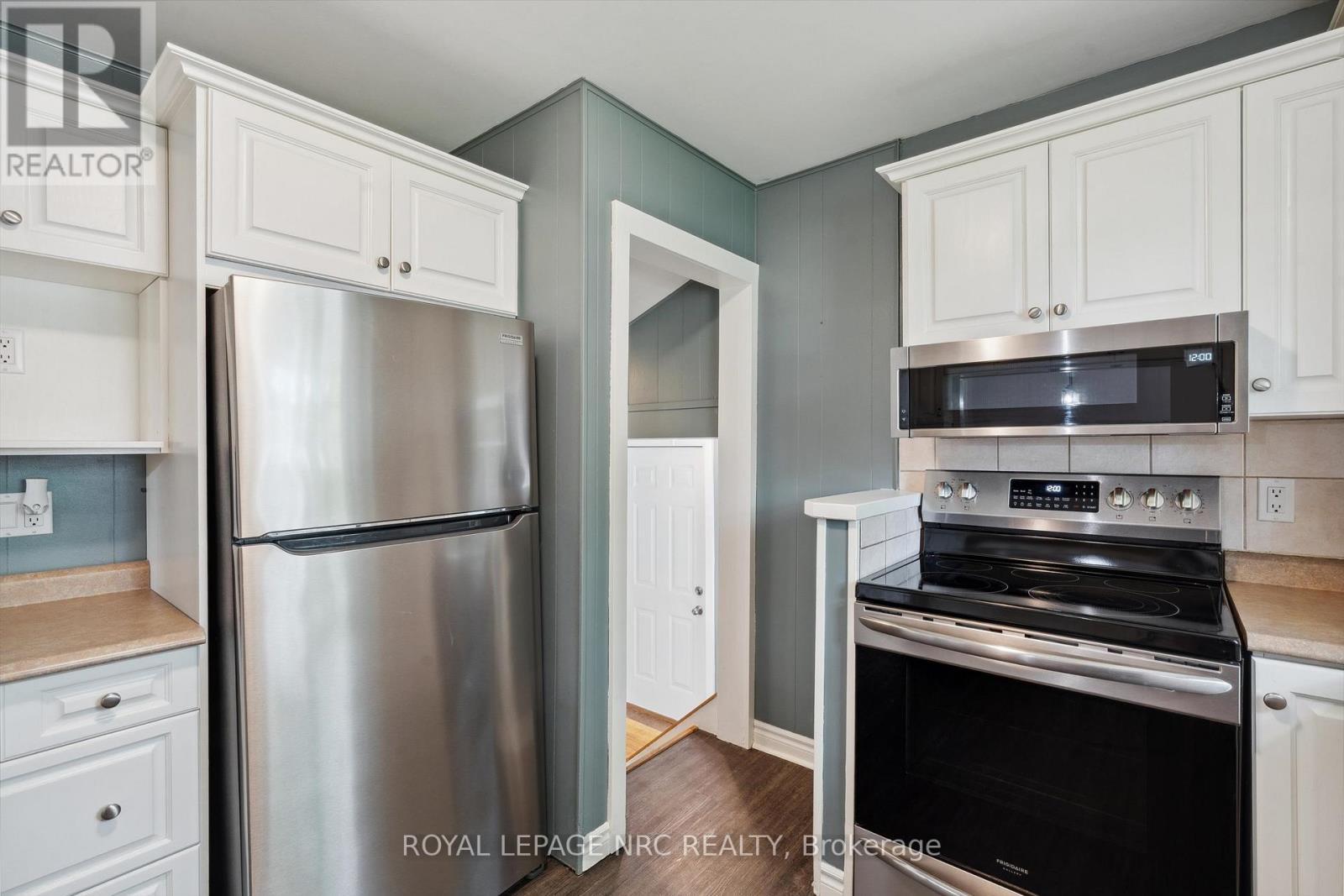 












236 HIGHLAND AVENUE

,
Fort Erie (Central),




Ontario
L2A2X7

