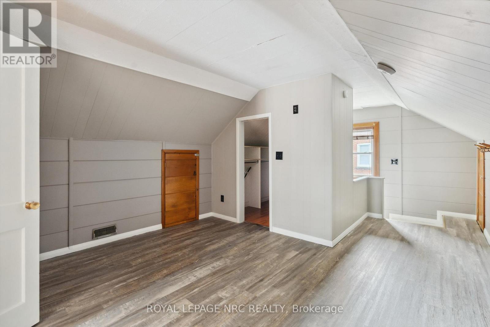 












236 HIGHLAND AVENUE

,
Fort Erie (Central),




Ontario
L2A2X7

