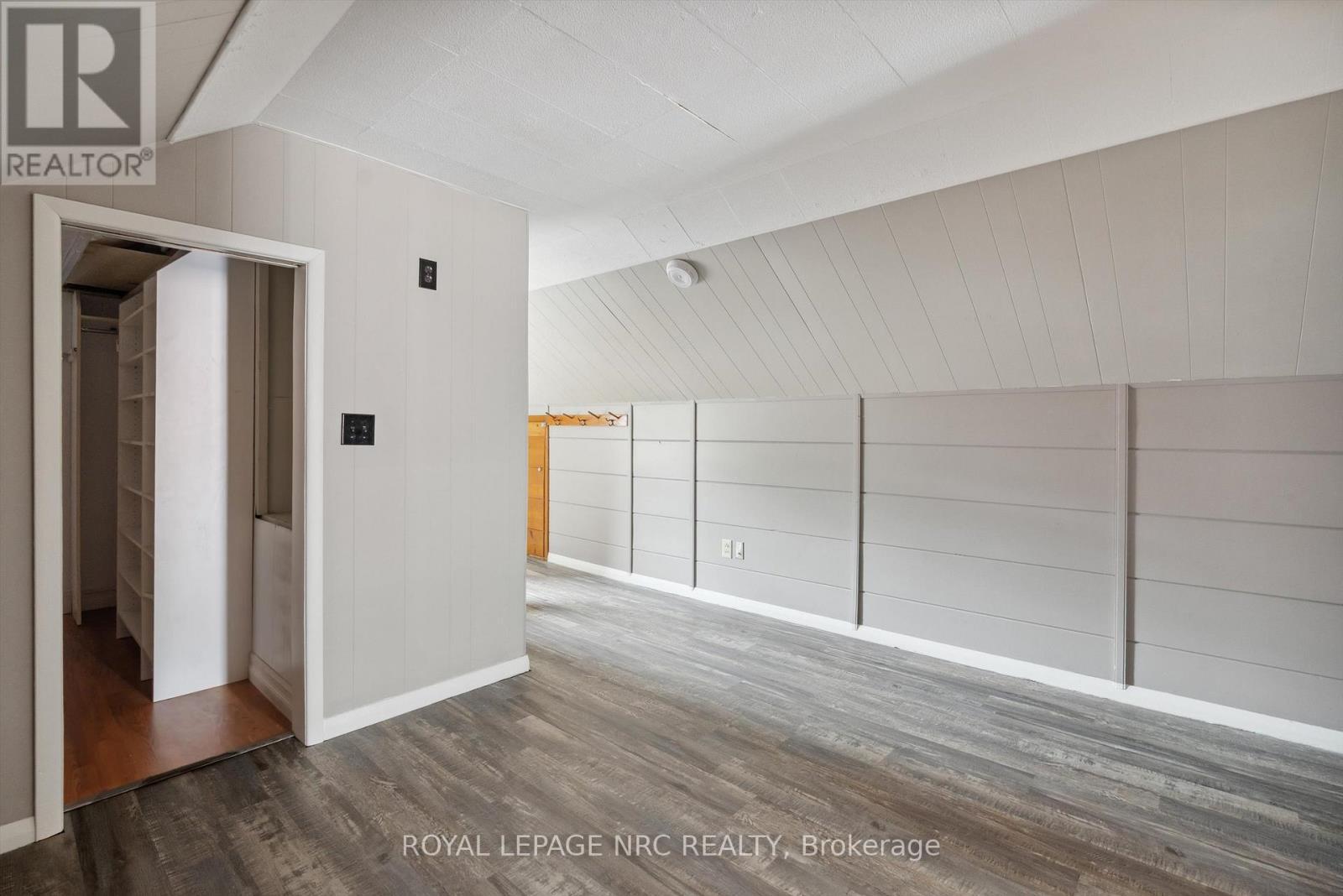 












236 HIGHLAND AVENUE

,
Fort Erie (Central),




Ontario
L2A2X7

