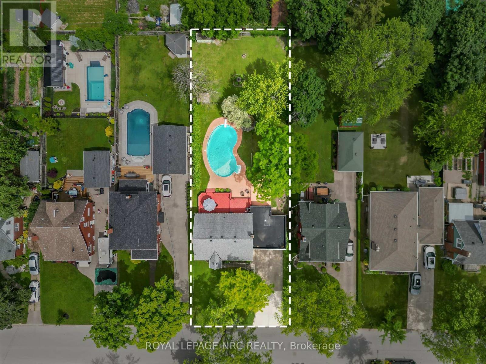 












236 HIGHLAND AVENUE

,
Fort Erie (Central),




Ontario
L2A2X7

