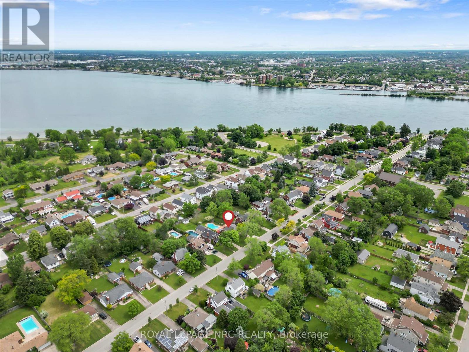 












236 HIGHLAND AVENUE

,
Fort Erie (Central),




Ontario
L2A2X7

