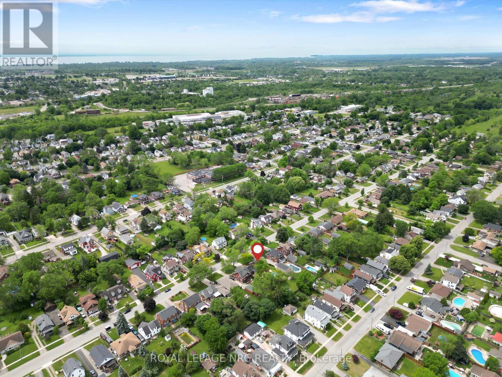 












236 HIGHLAND AVENUE

,
Fort Erie (Central),




Ontario
L2A2X7

