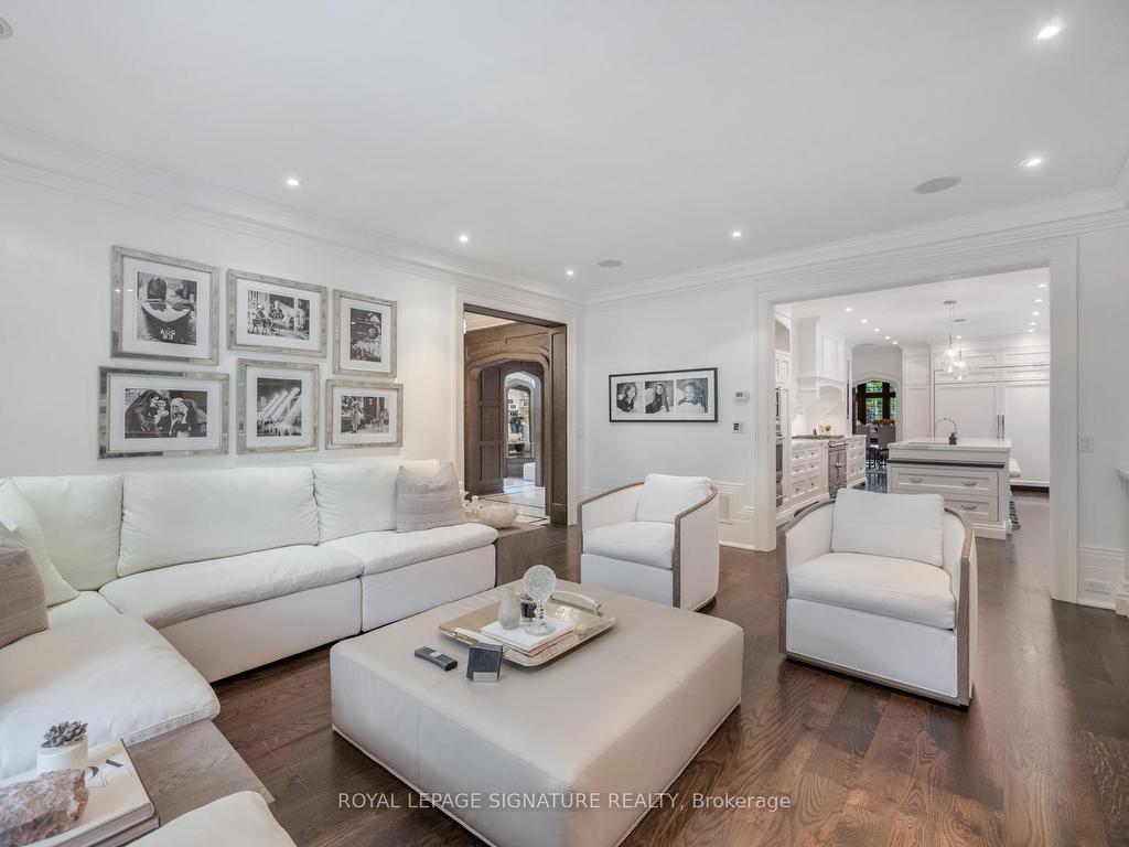 









64


Old Forest Hill

Road,
Toronto,




ON
M5P 2R2

