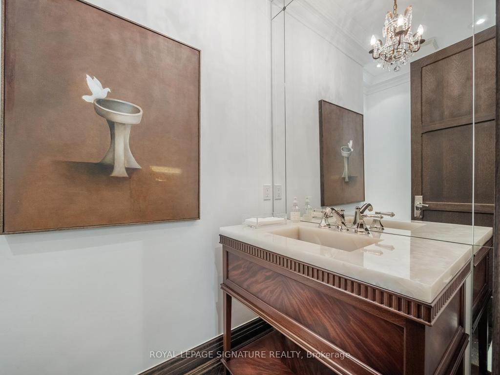 









64


Old Forest Hill

Road,
Toronto,




ON
M5P 2R2

