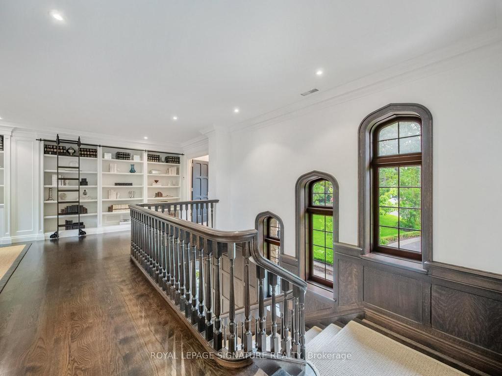 









64


Old Forest Hill

Road,
Toronto,




ON
M5P 2R2

