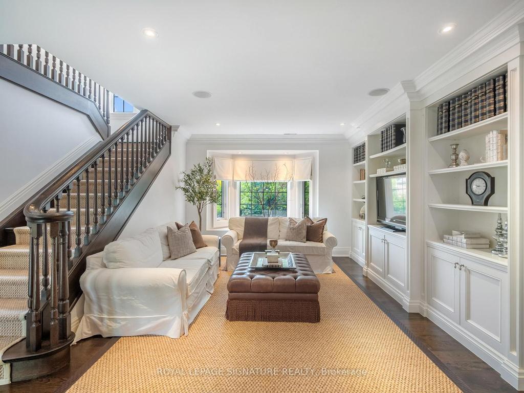 









64


Old Forest Hill

Road,
Toronto,




ON
M5P 2R2

