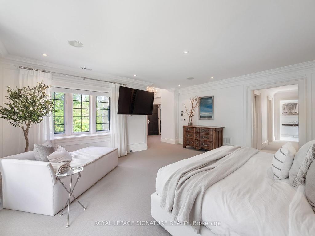 









64


Old Forest Hill

Road,
Toronto,




ON
M5P 2R2

