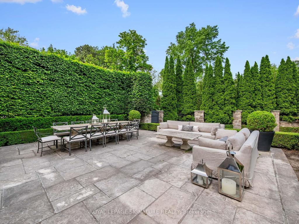 









64


Old Forest Hill

Road,
Toronto,




ON
M5P 2R2

