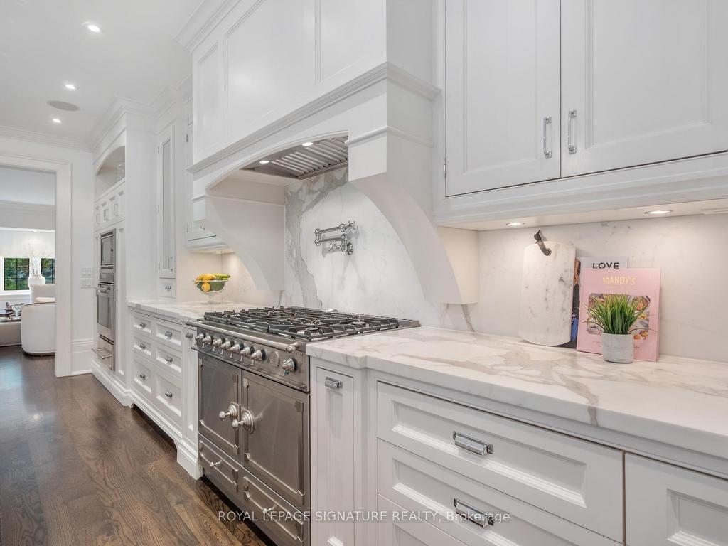 









64


Old Forest Hill

Road,
Toronto,




ON
M5P 2R2

