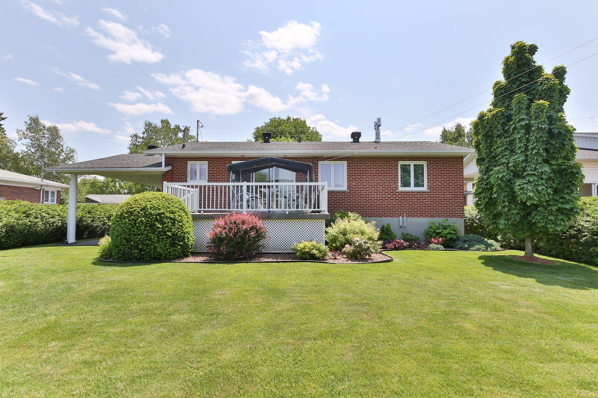 









123


Rue St-Antoine

,
Saint-Jean-sur-Richelieu,




QC
J3B4A3

