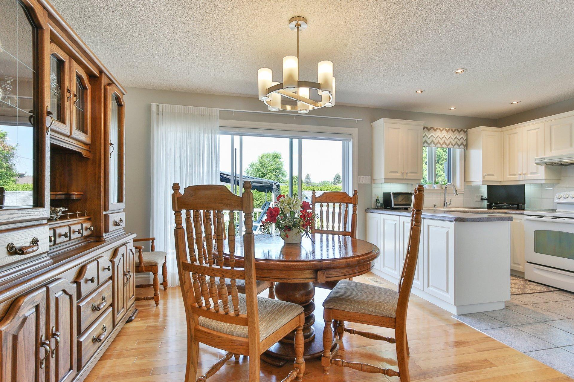 









123


Rue St-Antoine

,
Saint-Jean-sur-Richelieu,




QC
J3B4A3

