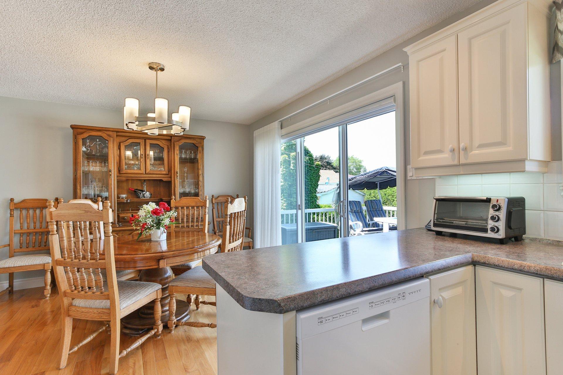 









123


Rue St-Antoine

,
Saint-Jean-sur-Richelieu,




QC
J3B4A3

