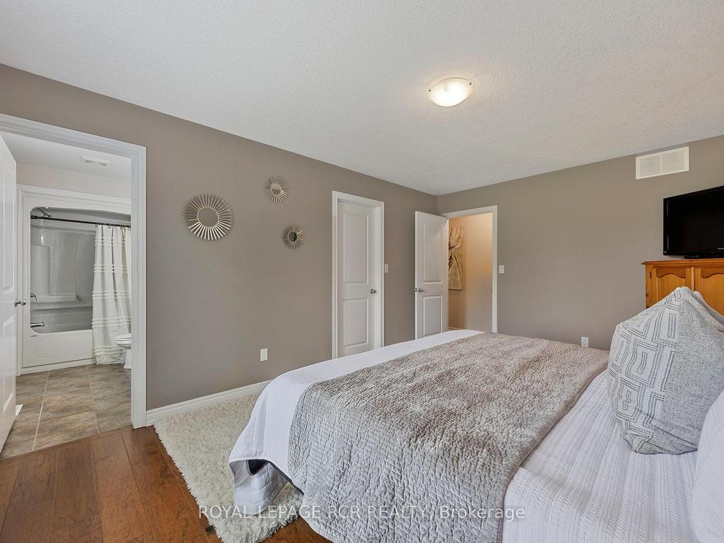 









245327


5th

Side Road,
Amaranth,




ON
L9W 0W9

