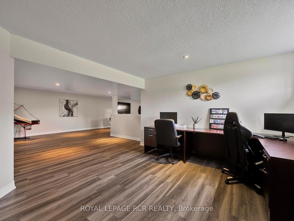 









245327


5th

Side Road,
Amaranth,




ON
L9W 0W9

