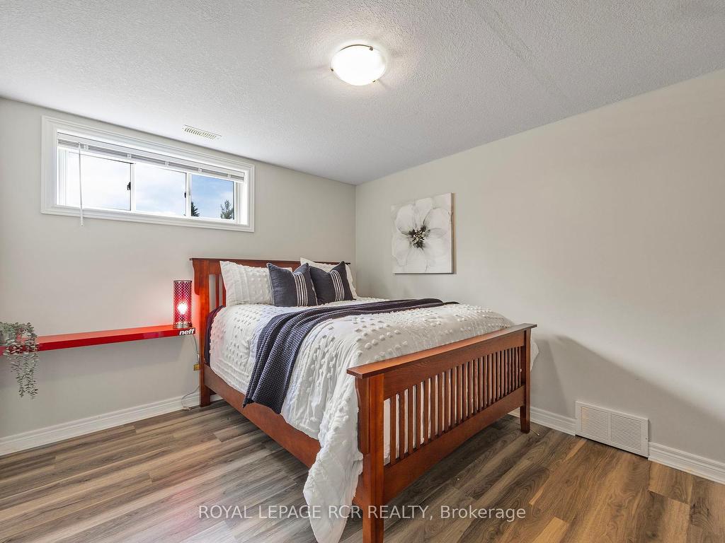 









245327


5th

Side Road,
Amaranth,




ON
L9W 0W9

