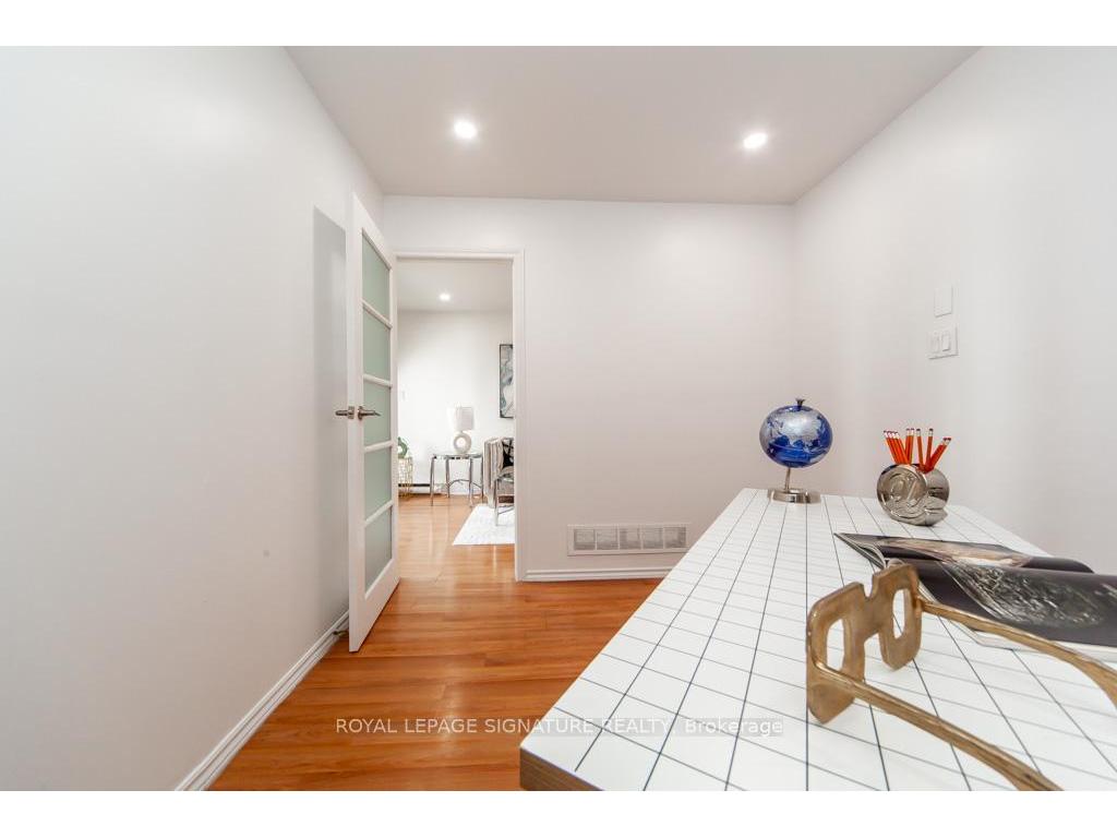 









100


Mornelle

Court, 2073,
Toronto,




ON
M1E 4X2

