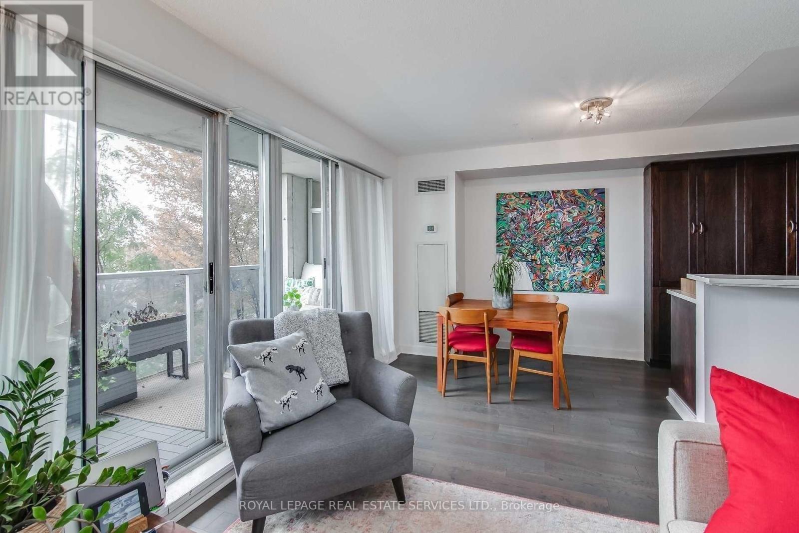 












313 - 1040 THE QUEENSWAY

,
Toronto,




Ontario
M8Z0A7

