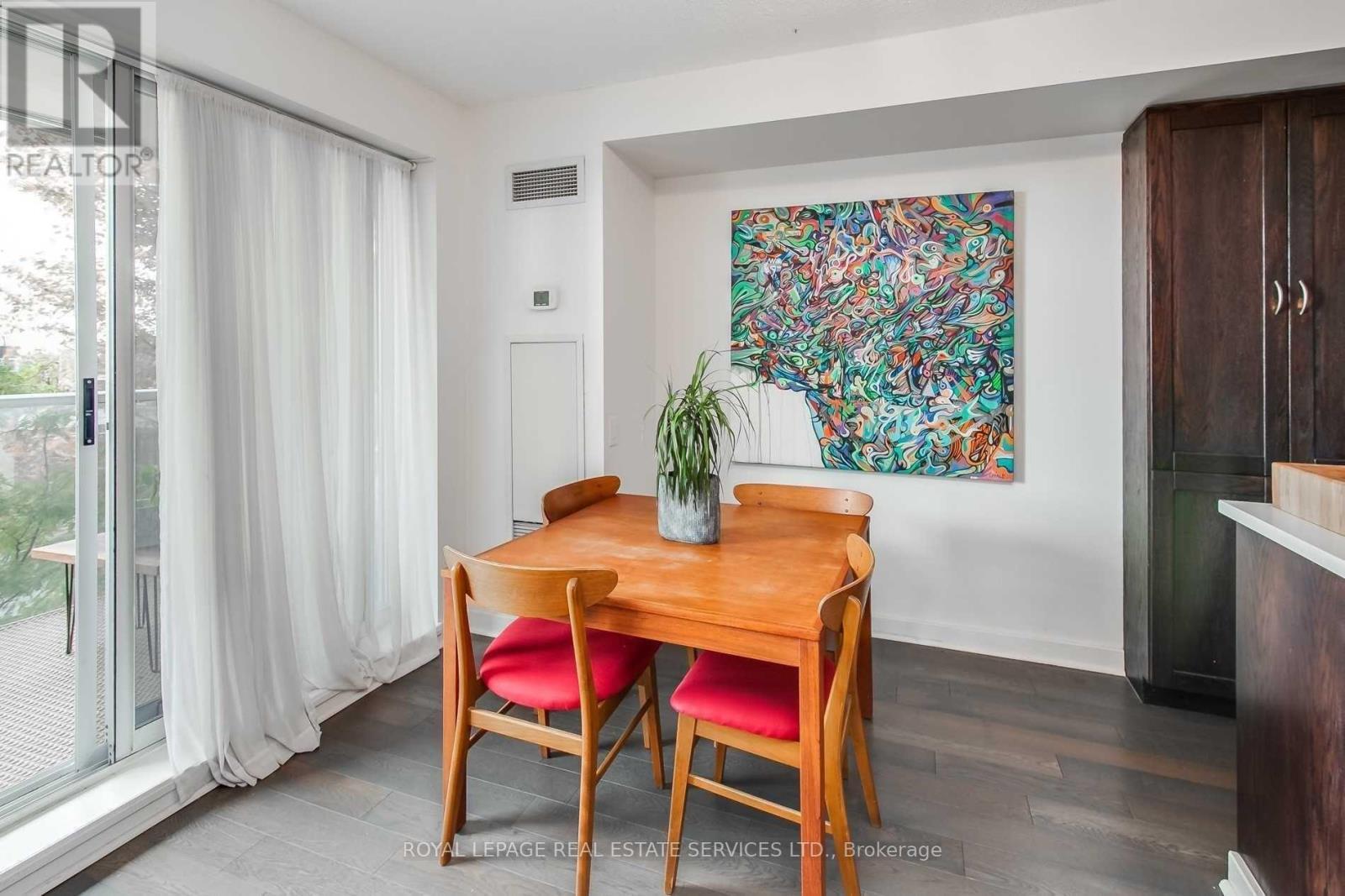 












313 - 1040 THE QUEENSWAY

,
Toronto,




Ontario
M8Z0A7

