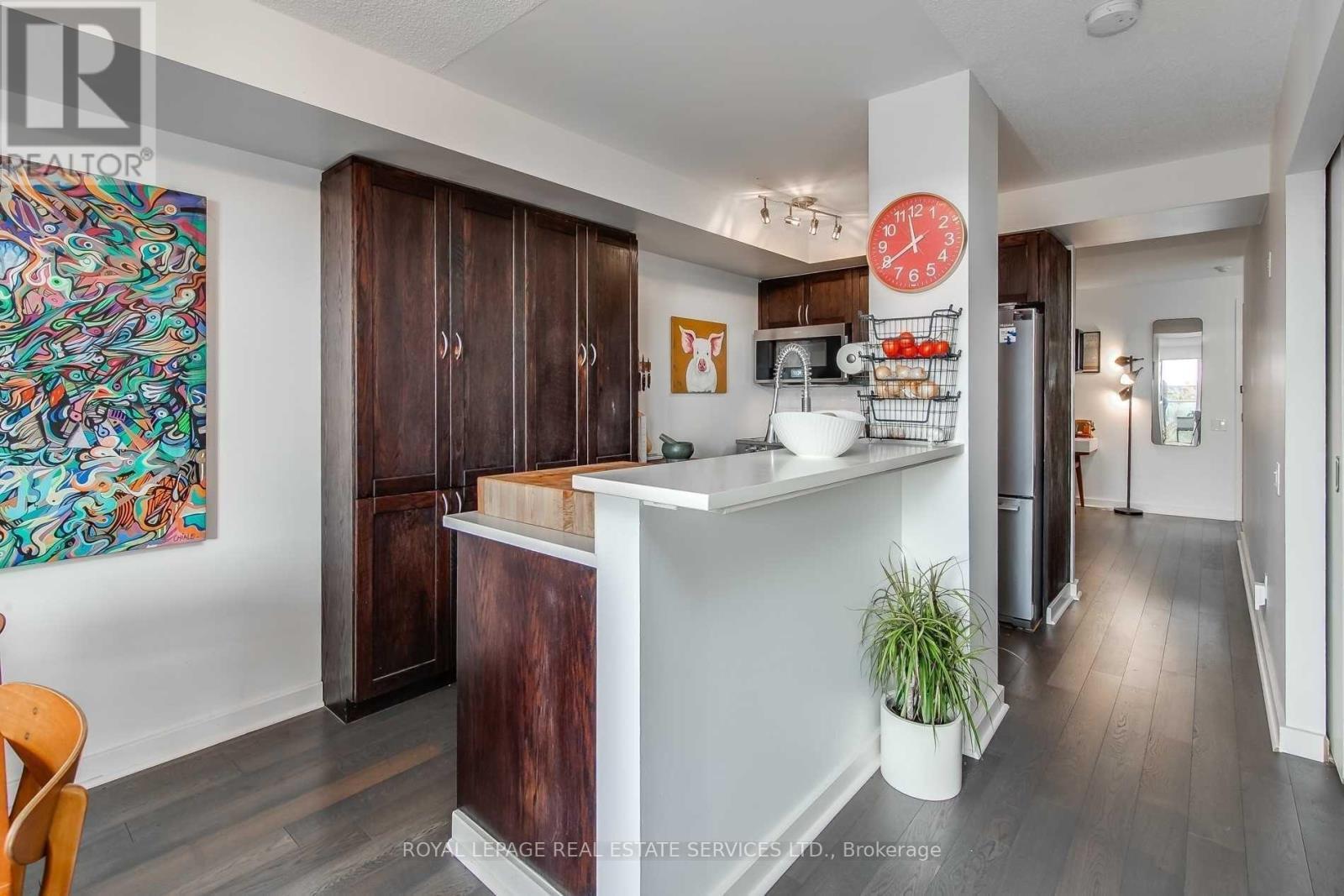 












313 - 1040 THE QUEENSWAY

,
Toronto,




Ontario
M8Z0A7

