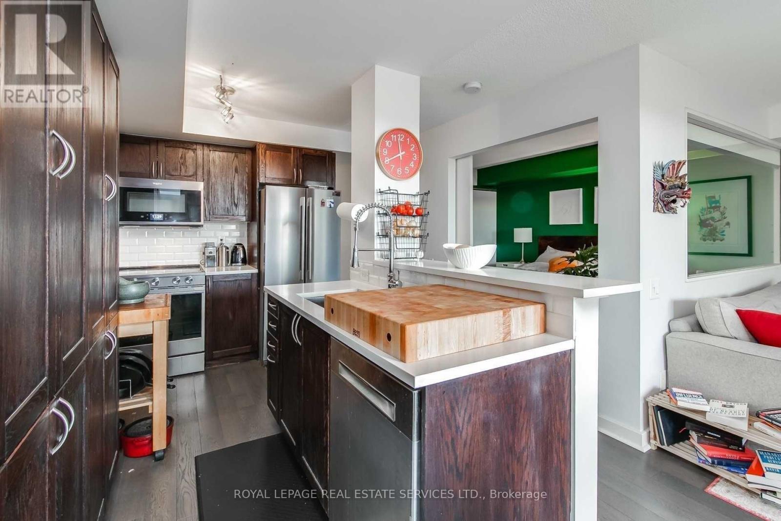 












313 - 1040 THE QUEENSWAY

,
Toronto,




Ontario
M8Z0A7

