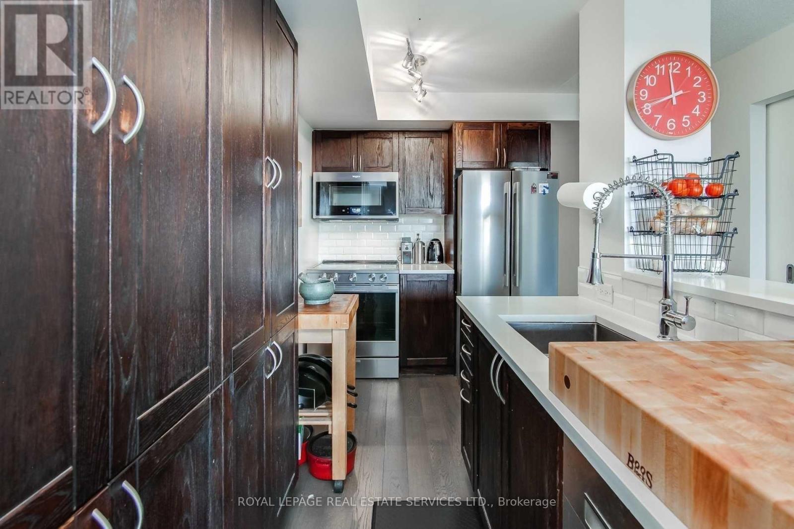 












313 - 1040 THE QUEENSWAY

,
Toronto,




Ontario
M8Z0A7

