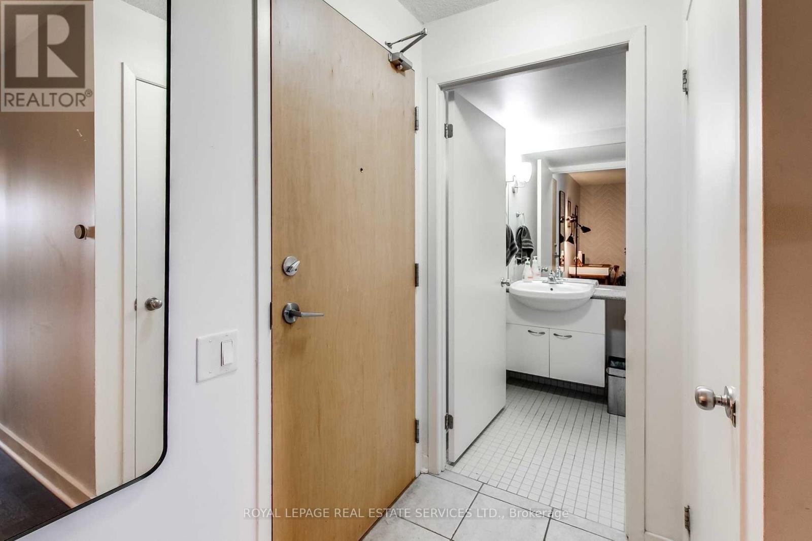 












313 - 1040 THE QUEENSWAY

,
Toronto,




Ontario
M8Z0A7

