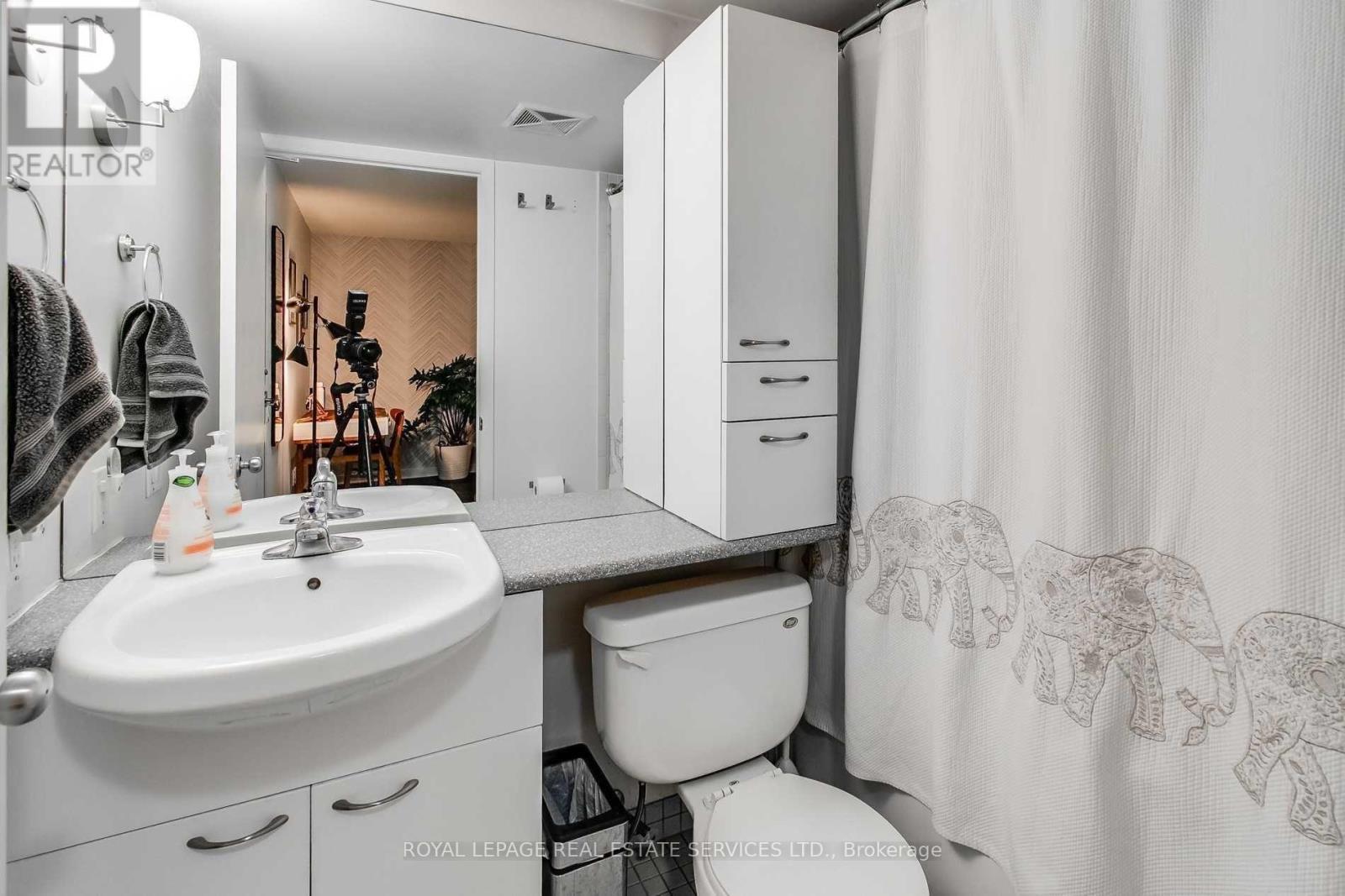 












313 - 1040 THE QUEENSWAY

,
Toronto,




Ontario
M8Z0A7

