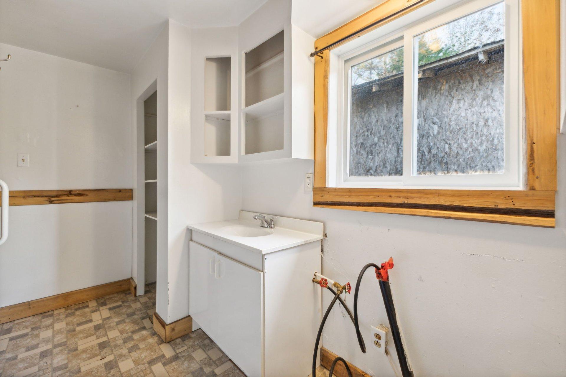 









982


Route 105

,
Gracefield,




QC
J0X1W0

