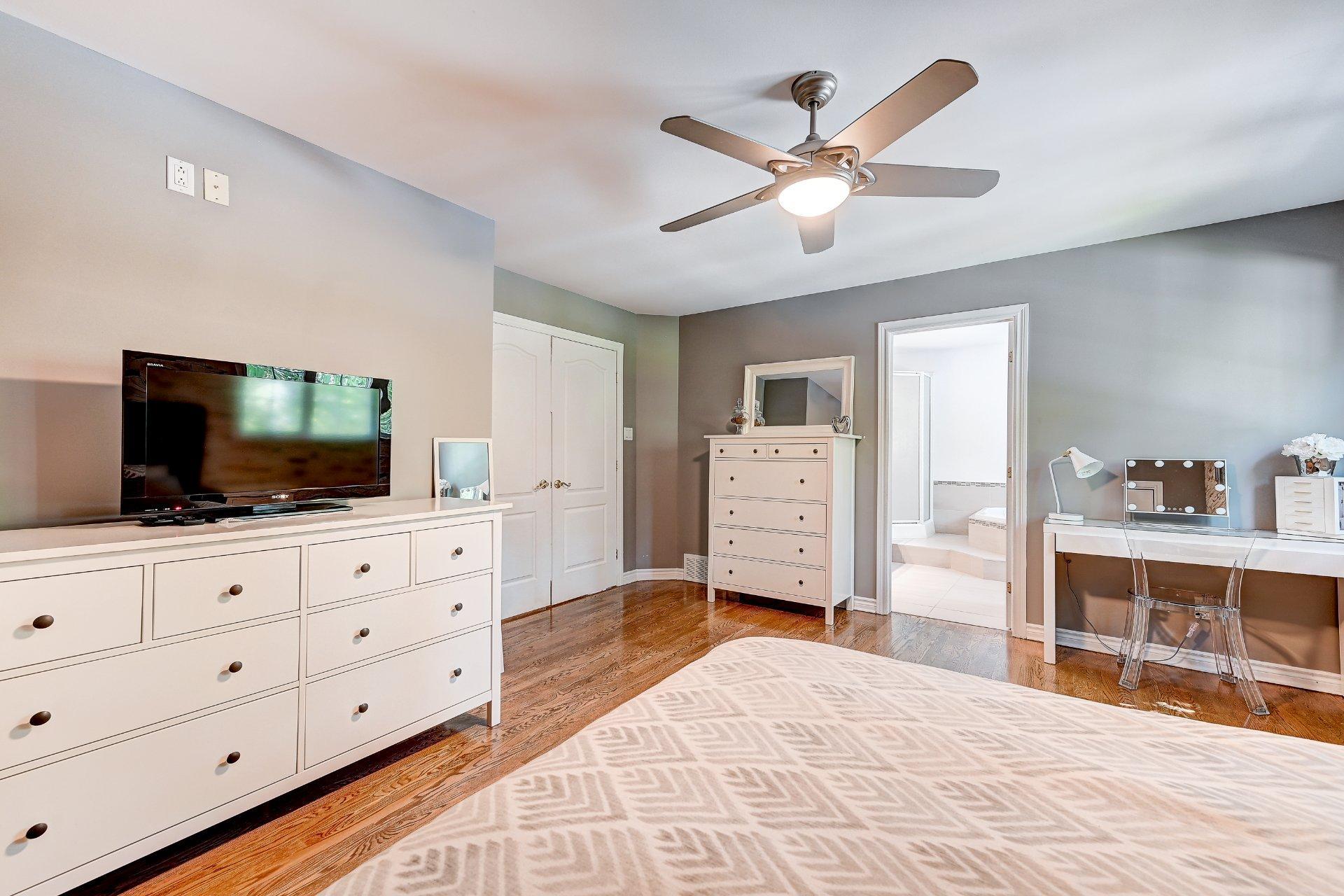 









119


Rue Jean-De Ronceray

,
Carignan,




QC
J3L6L8


