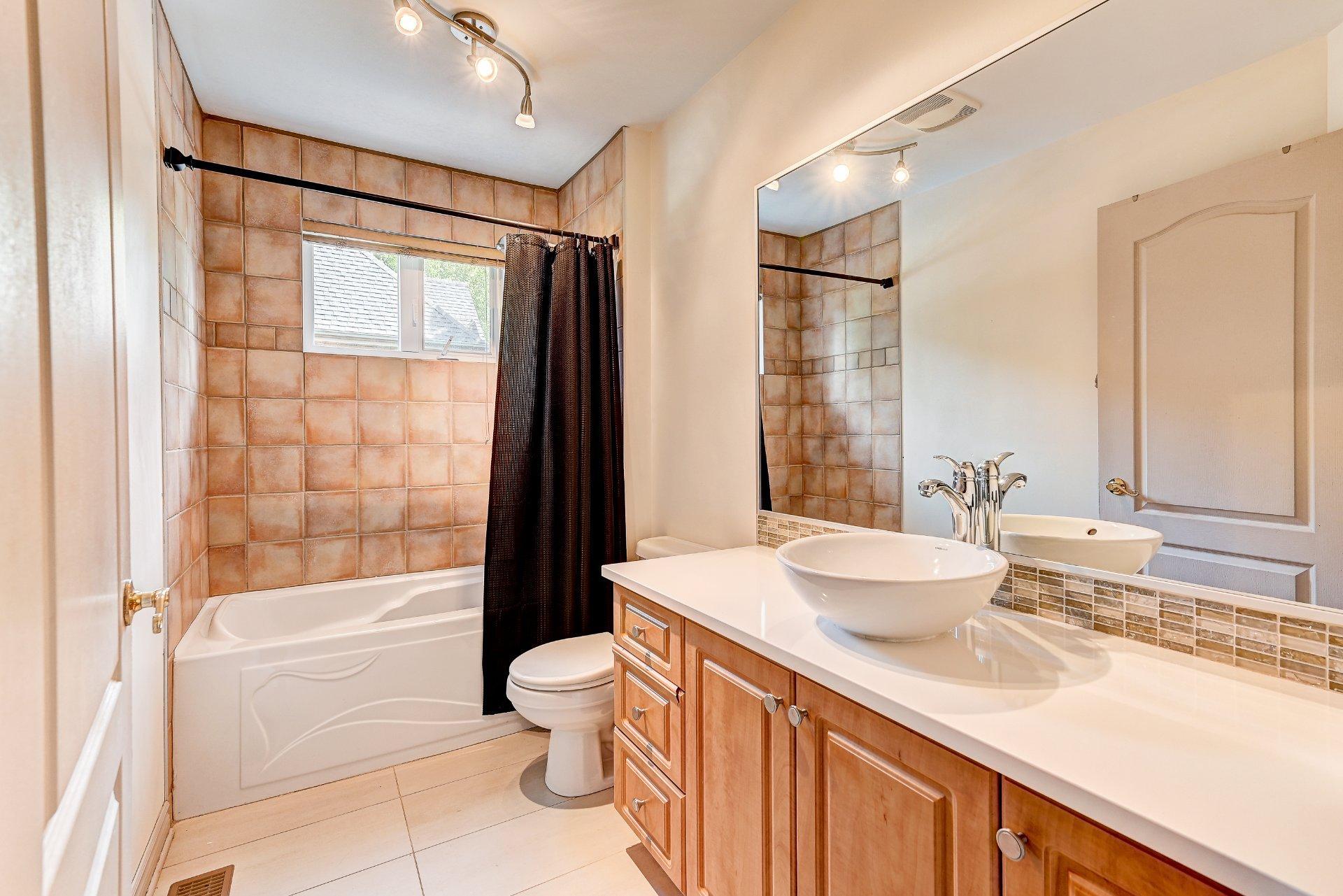 









119


Rue Jean-De Ronceray

,
Carignan,




QC
J3L6L8

