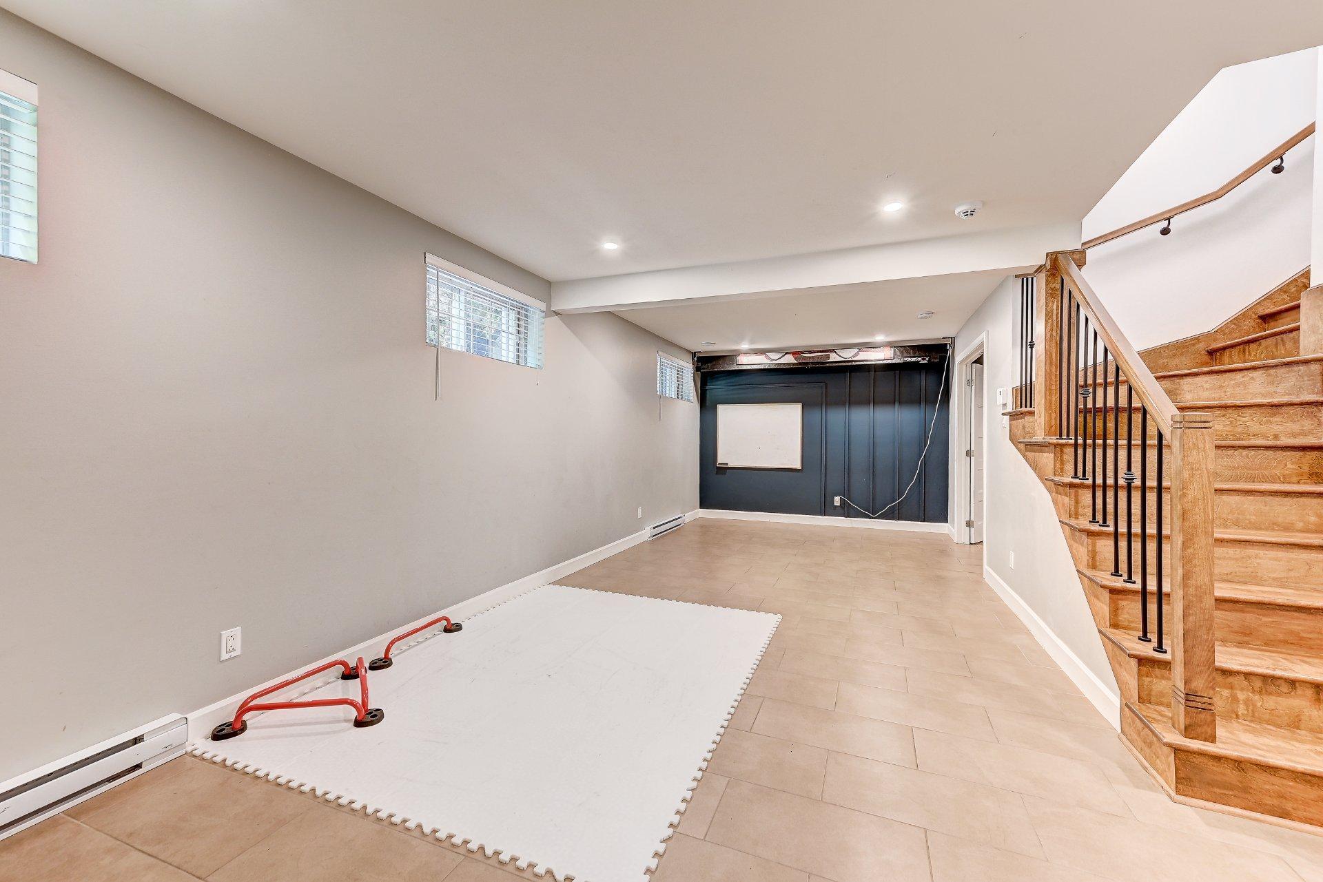 









119


Rue Jean-De Ronceray

,
Carignan,




QC
J3L6L8

