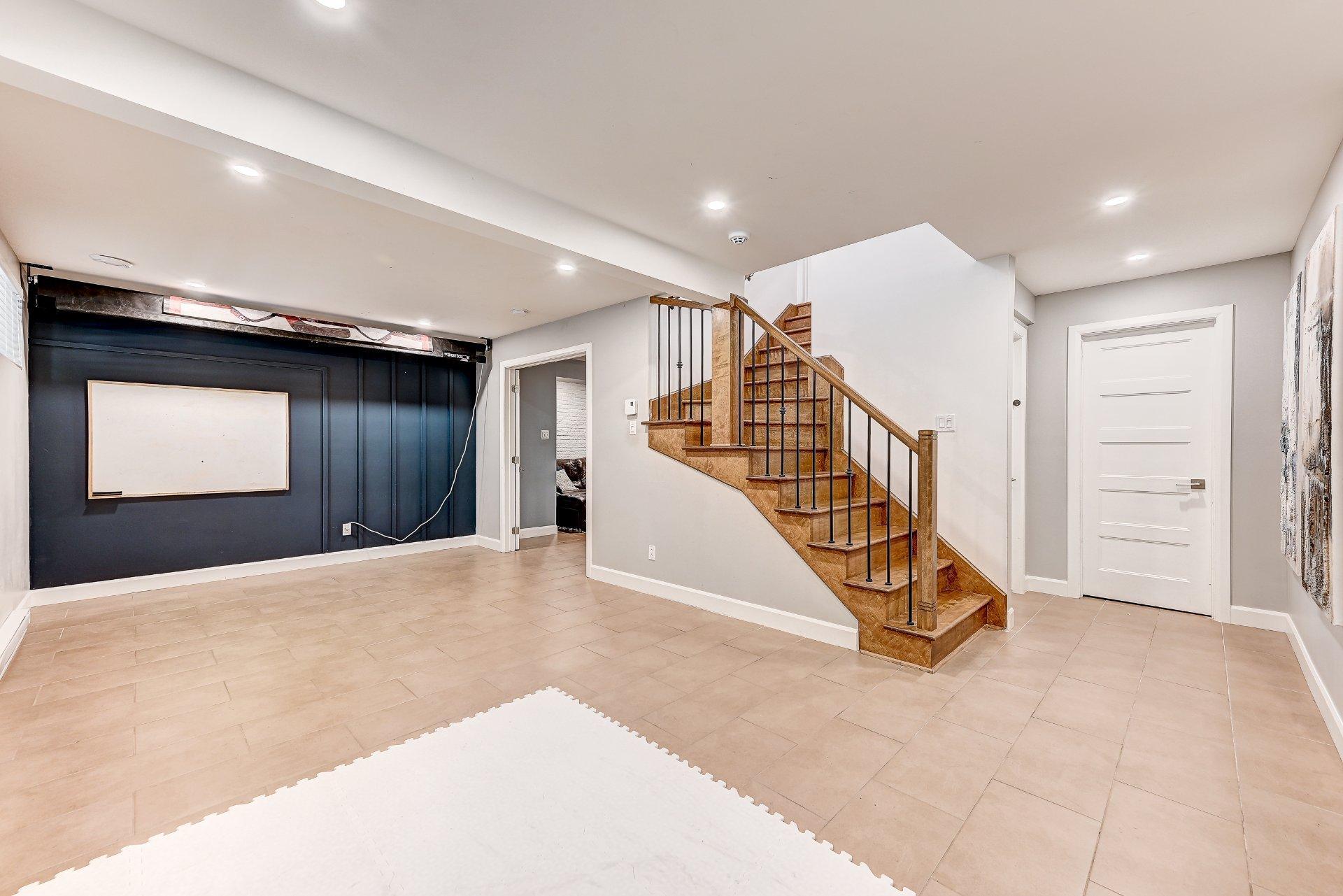 









119


Rue Jean-De Ronceray

,
Carignan,




QC
J3L6L8

