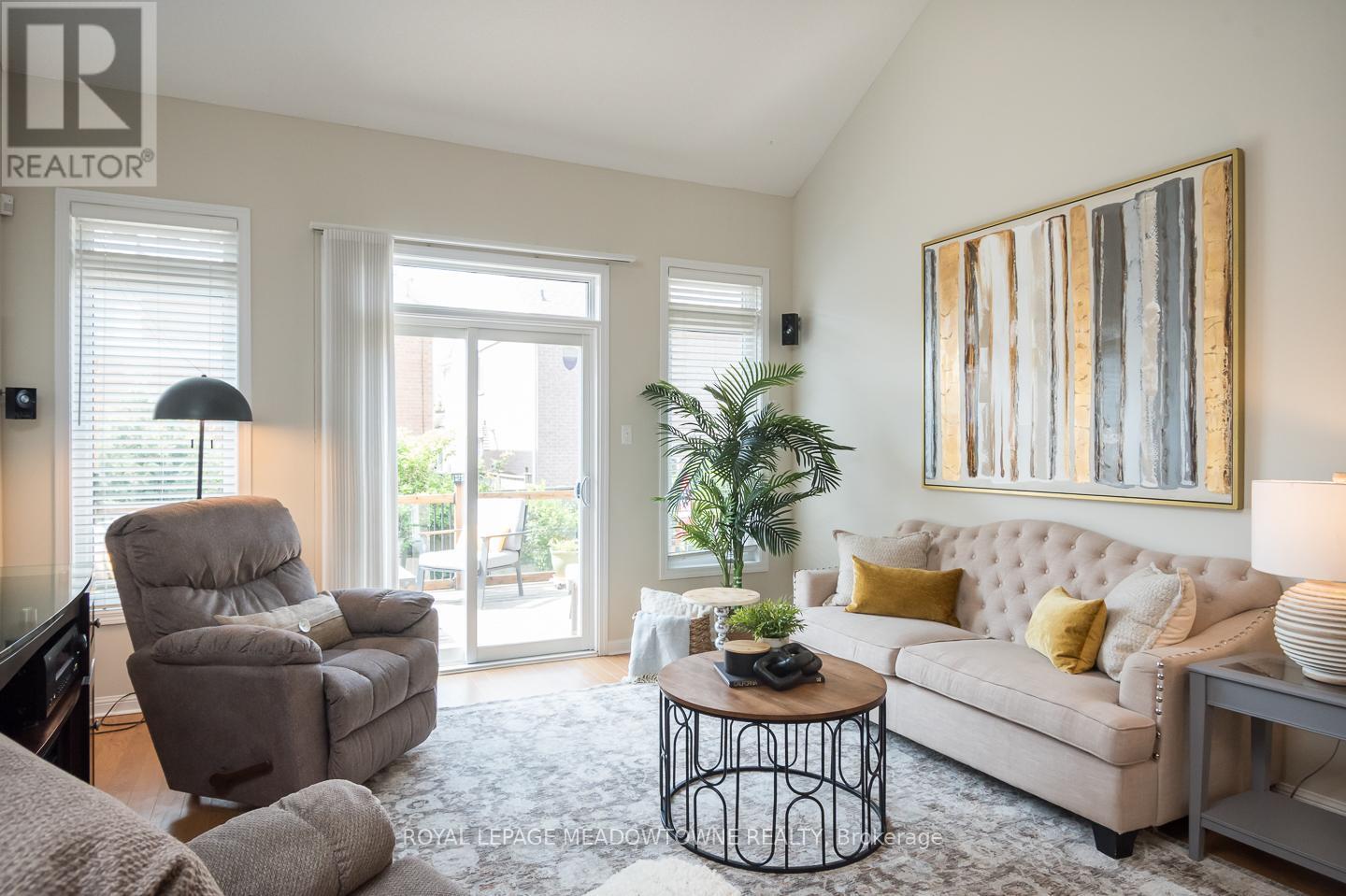 












1022 DONNELLY STREET

,
Milton,




Ontario
L9T0A2

