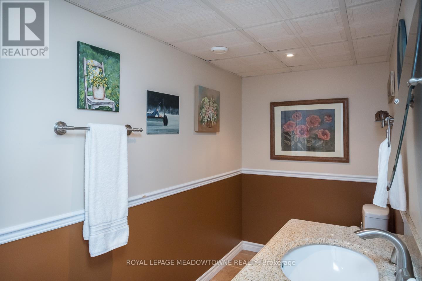 












1022 DONNELLY STREET

,
Milton,




Ontario
L9T0A2

