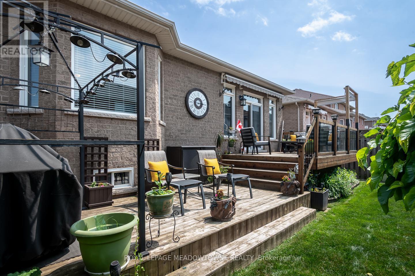 












1022 DONNELLY STREET

,
Milton,




Ontario
L9T0A2

