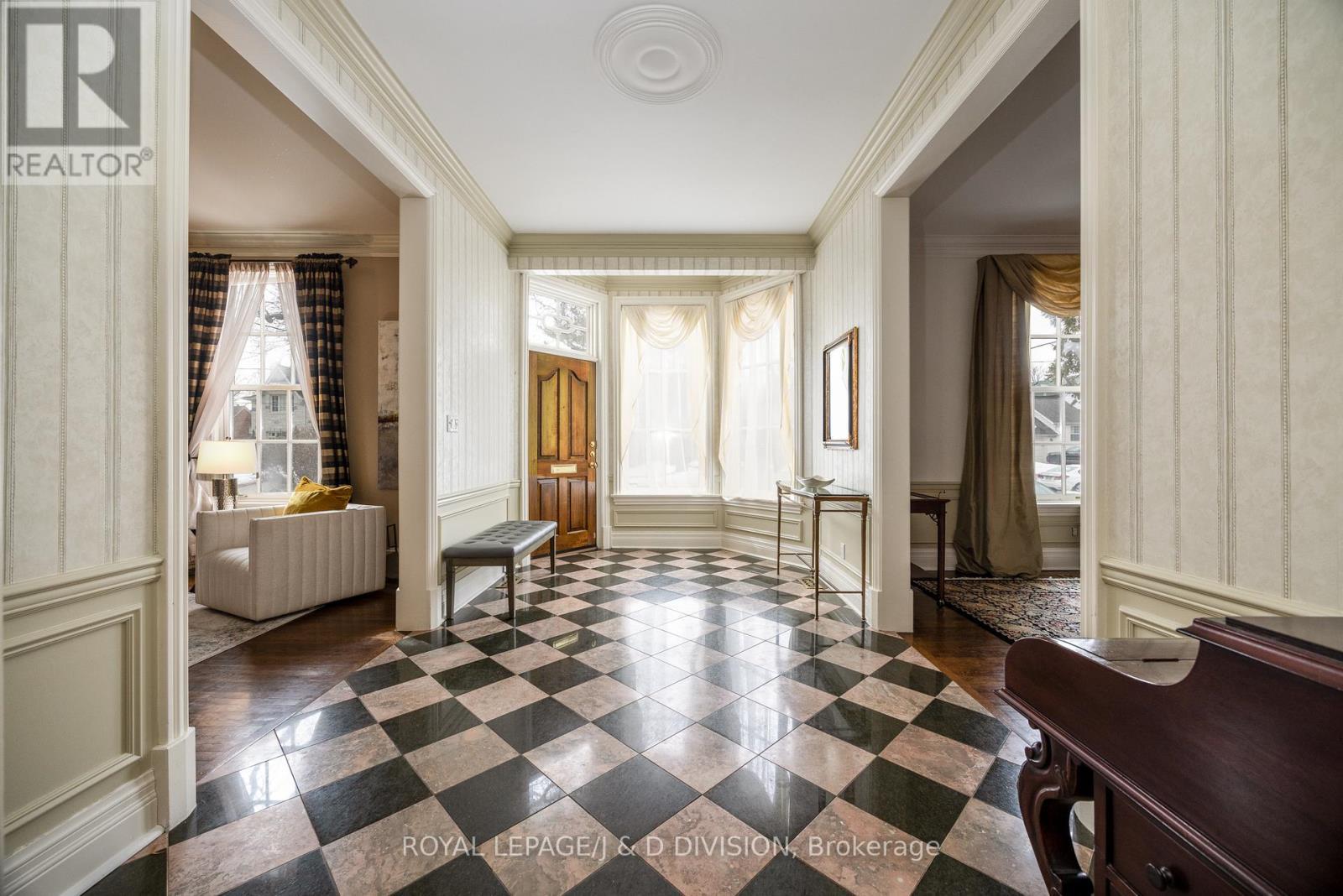 












85 JOICEY BOULEVARD

,
Toronto,




Ontario
M5M2T4

