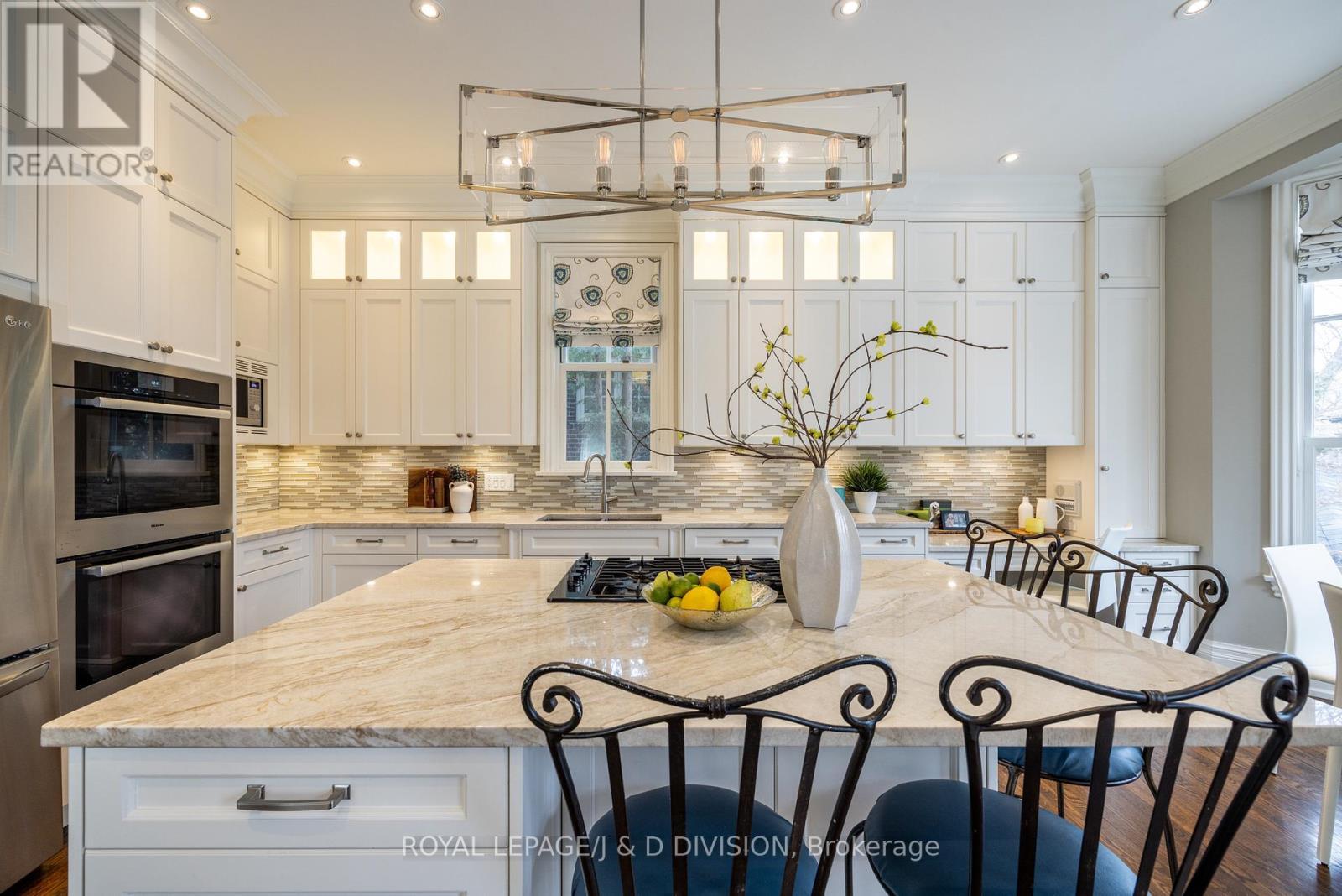 












85 JOICEY BOULEVARD

,
Toronto,




Ontario
M5M2T4

