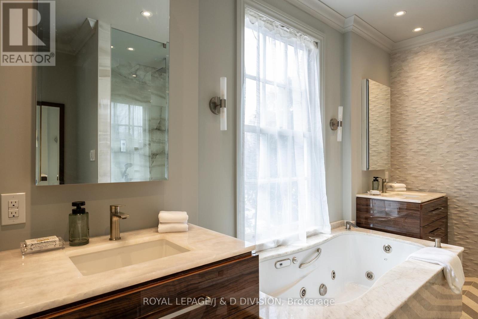 












85 JOICEY BOULEVARD

,
Toronto,




Ontario
M5M2T4

