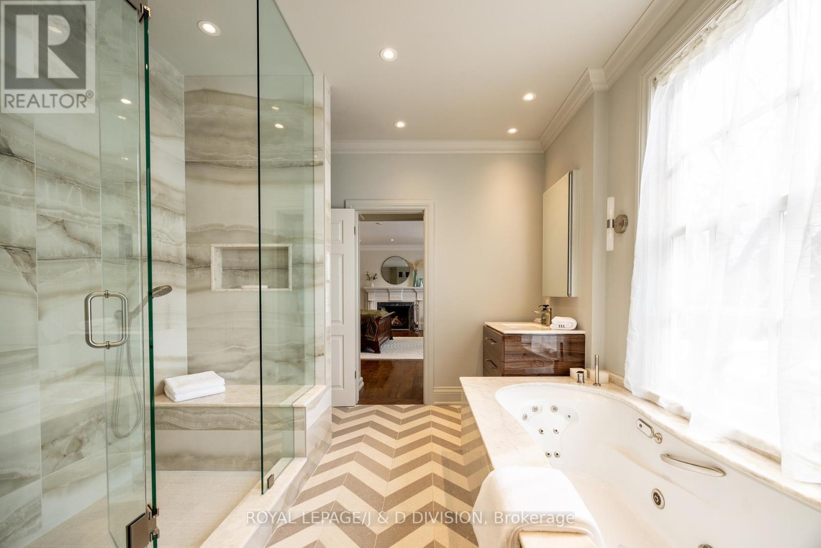 












85 JOICEY BOULEVARD

,
Toronto,




Ontario
M5M2T4

