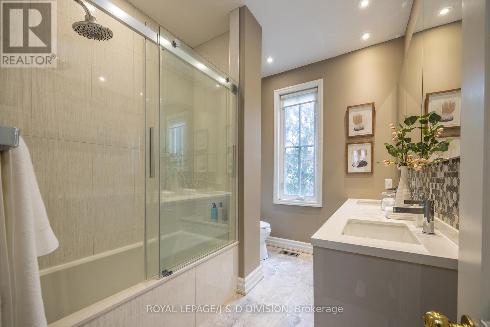 












85 JOICEY BOULEVARD

,
Toronto,




Ontario
M5M2T4

