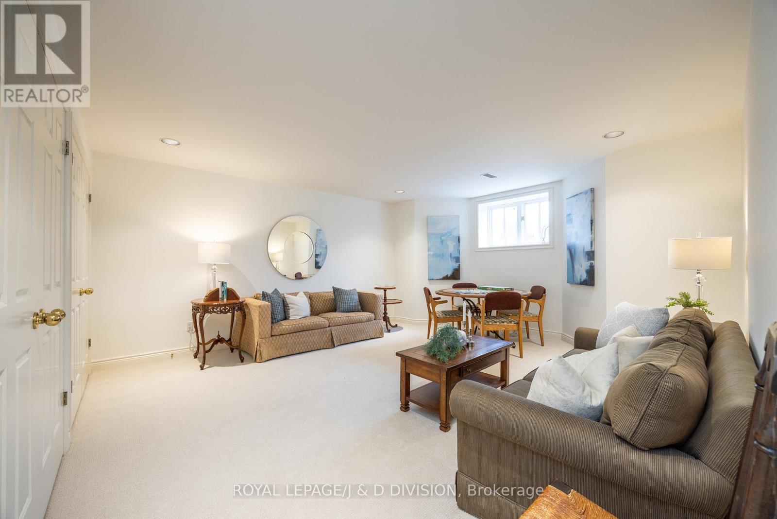 












85 JOICEY BOULEVARD

,
Toronto,




Ontario
M5M2T4

