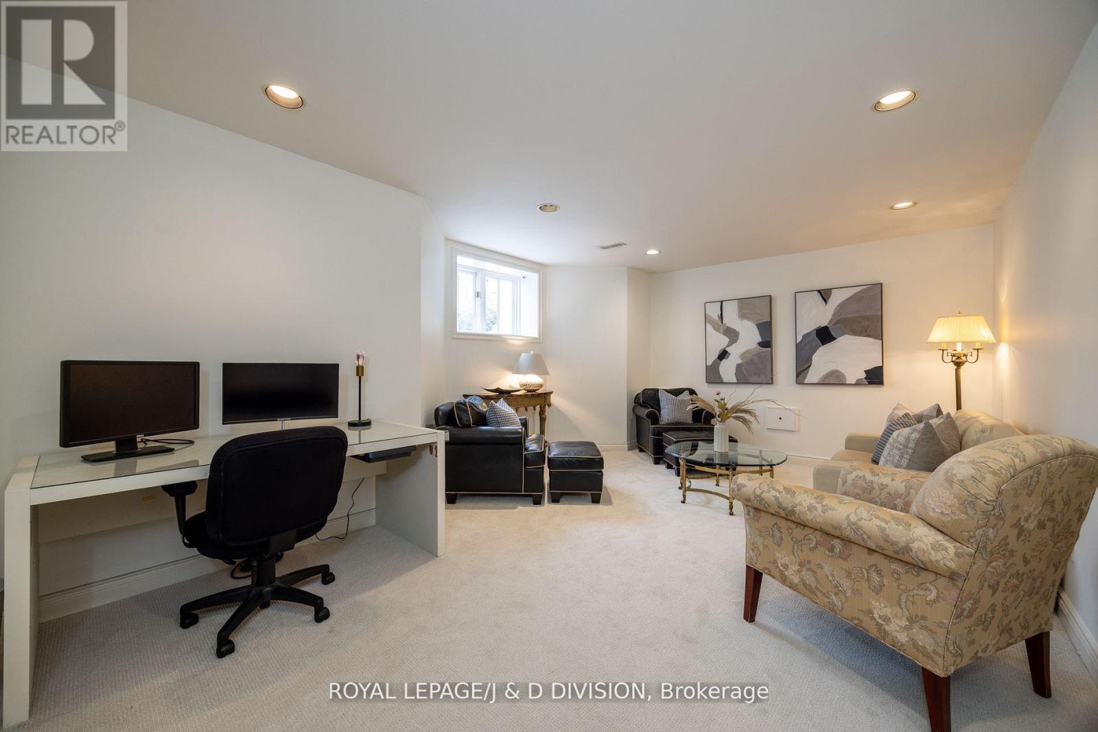












85 JOICEY BOULEVARD

,
Toronto,




Ontario
M5M2T4


