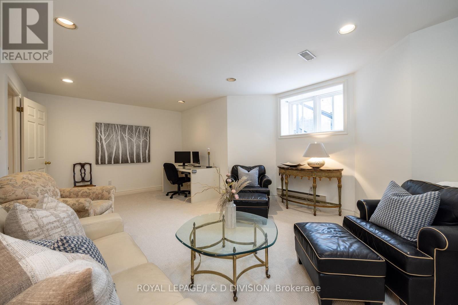 












85 JOICEY BOULEVARD

,
Toronto,




Ontario
M5M2T4

