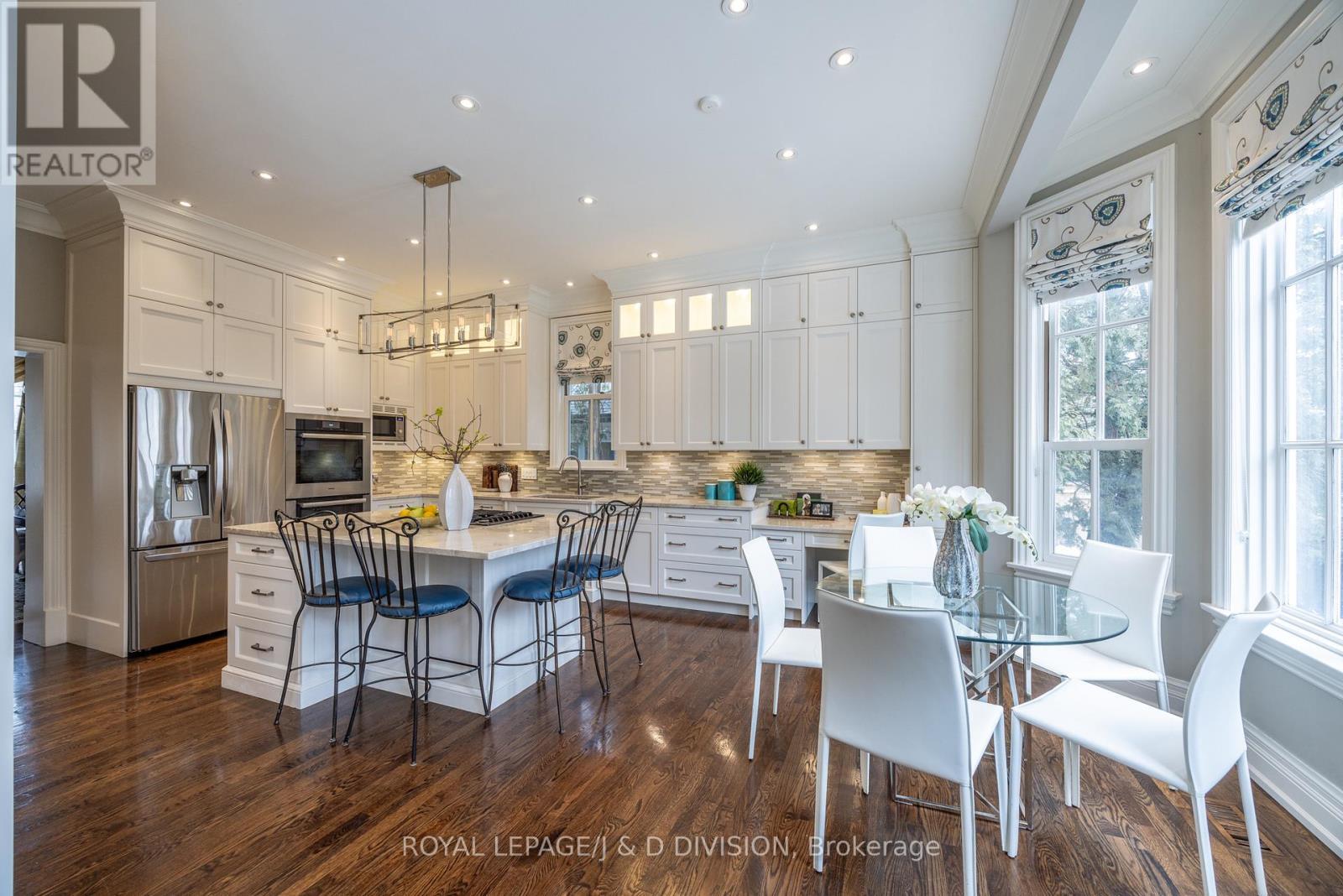 












85 JOICEY BOULEVARD

,
Toronto,




Ontario
M5M2T4


