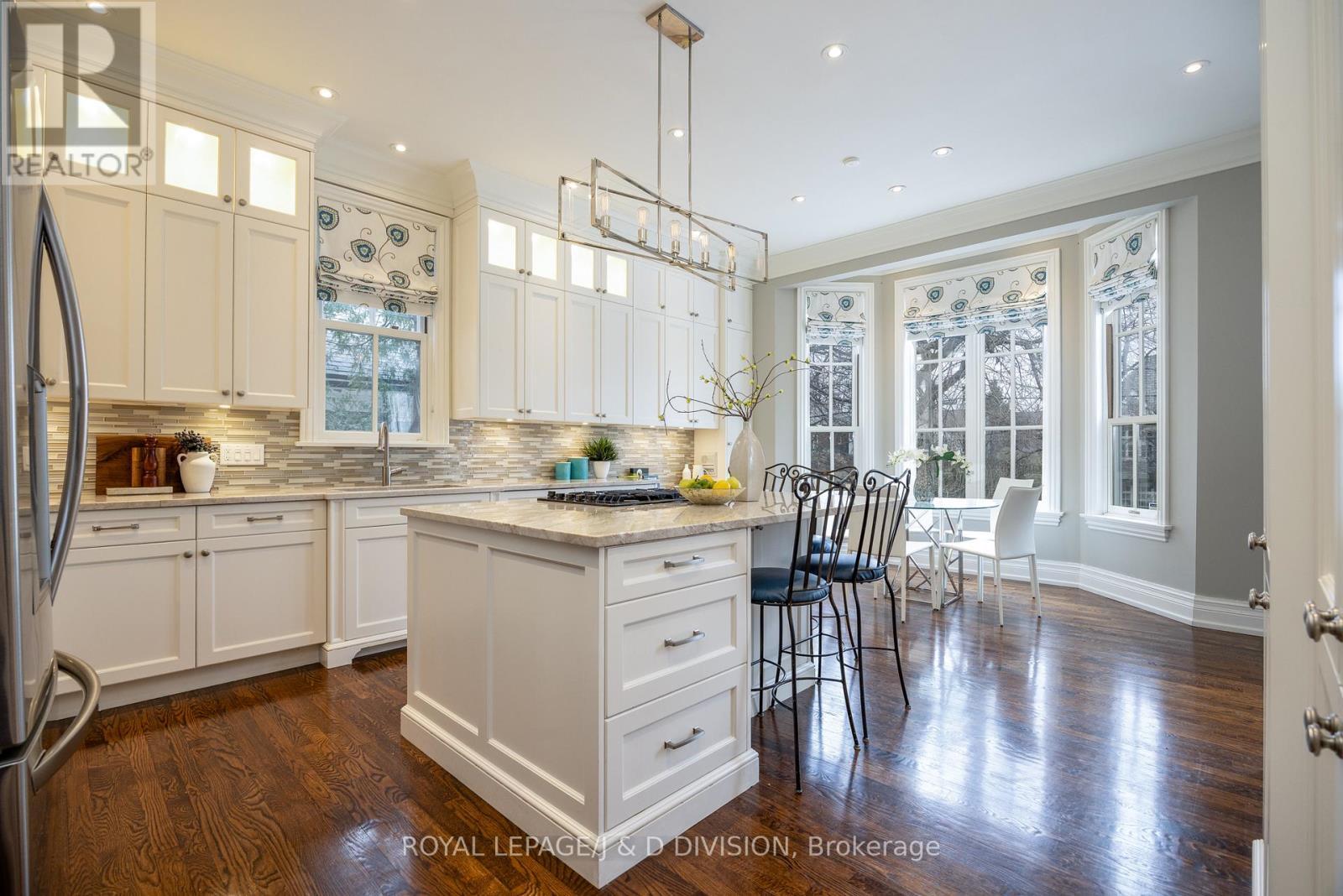 












85 JOICEY BOULEVARD

,
Toronto,




Ontario
M5M2T4

