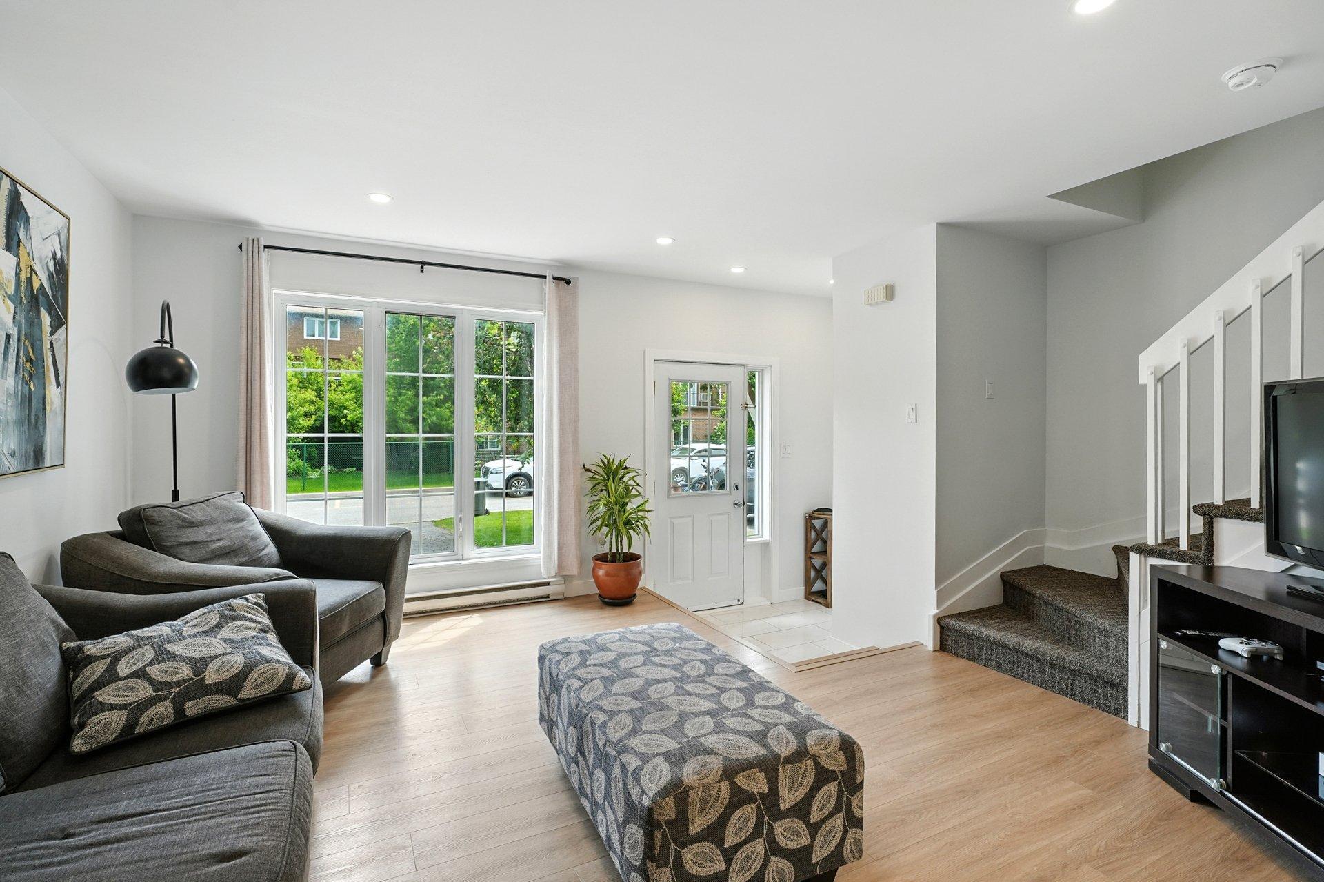 









70Z


Rue de Soulanges

, 5,
Gatineau (Gatineau),




QC
J8T7E5

