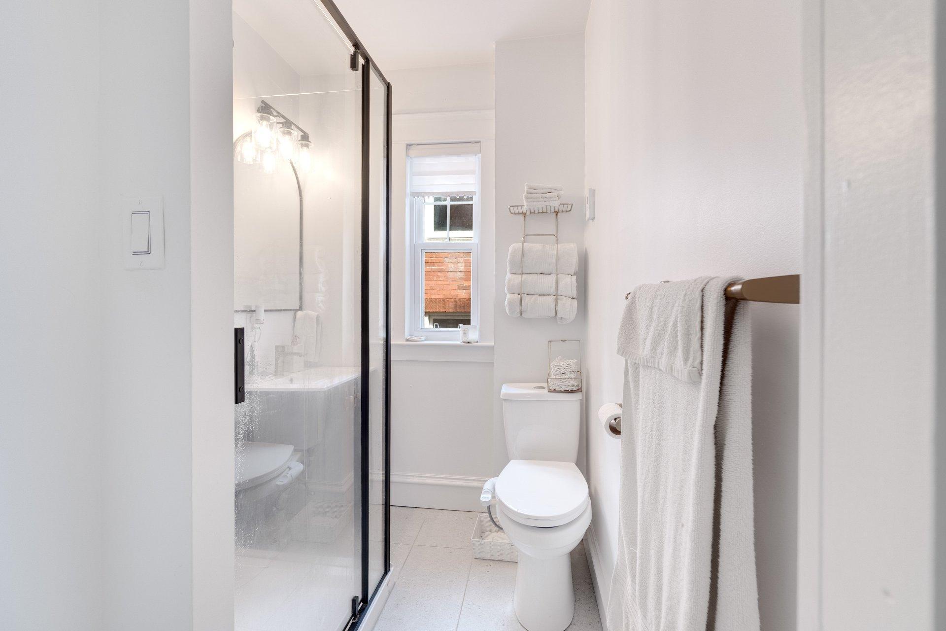 









1464

 - 1470


Rue Belvédère S.

,
Sherbrooke (Les Nations),




QC
J1H4E4

