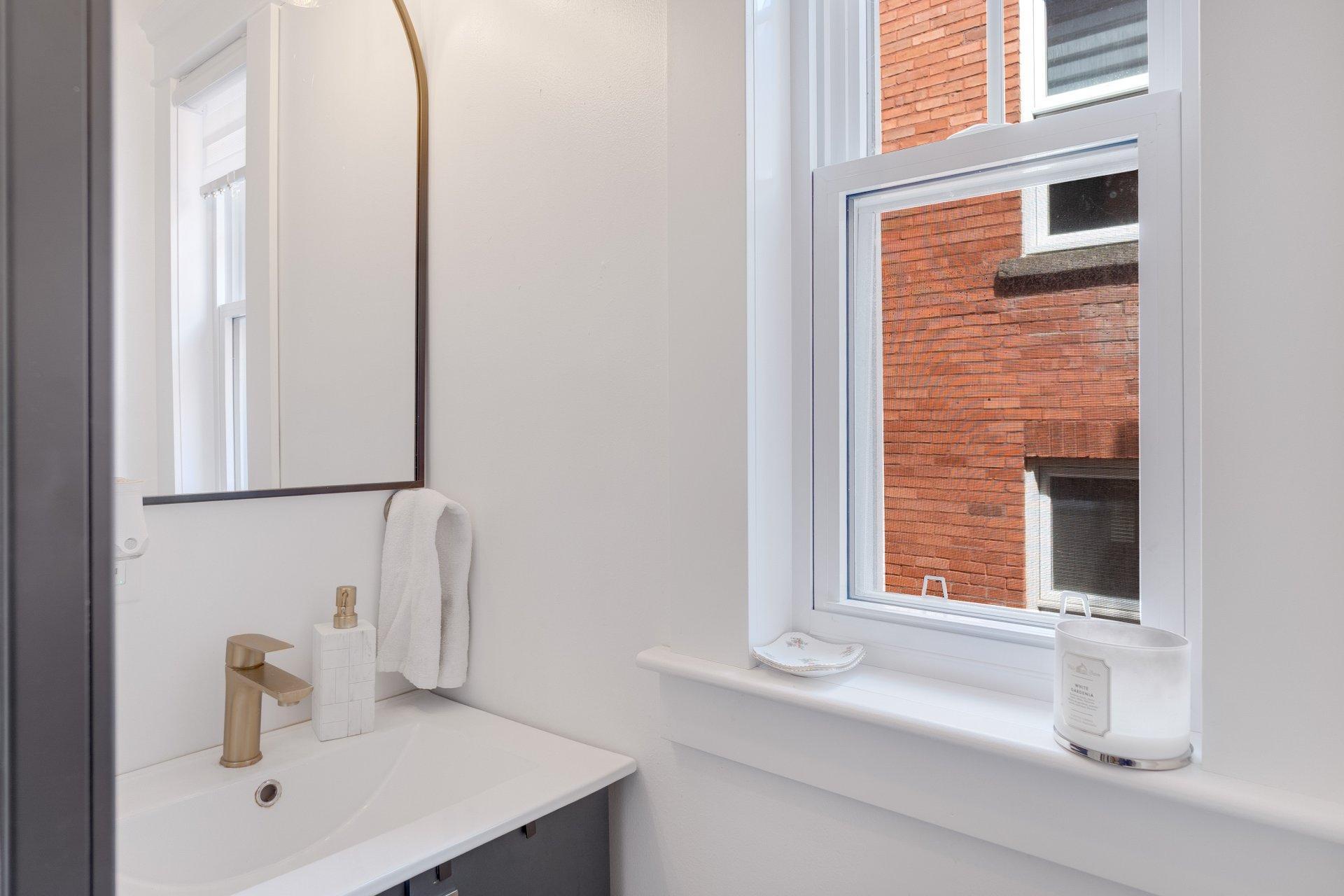 









1464

 - 1470


Rue Belvédère S.

,
Sherbrooke (Les Nations),




QC
J1H4E4

