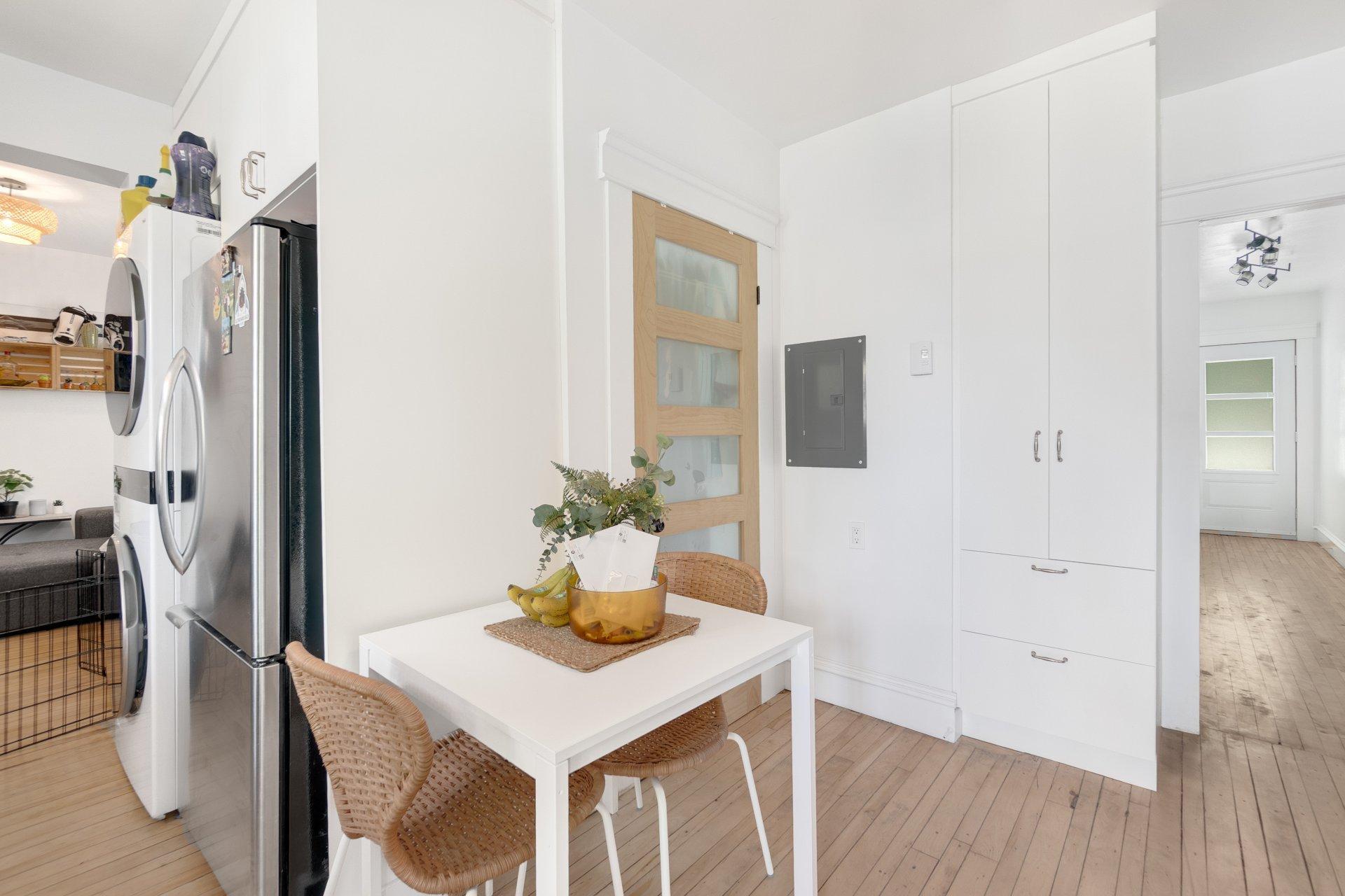 









1464

 - 1470


Rue Belvédère S.

,
Sherbrooke (Les Nations),




QC
J1H4E4

